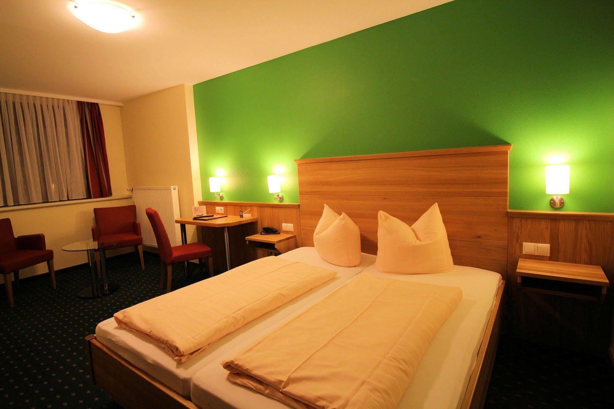 Hotel Tenner Neustadt an der Weinstraße Exterior foto