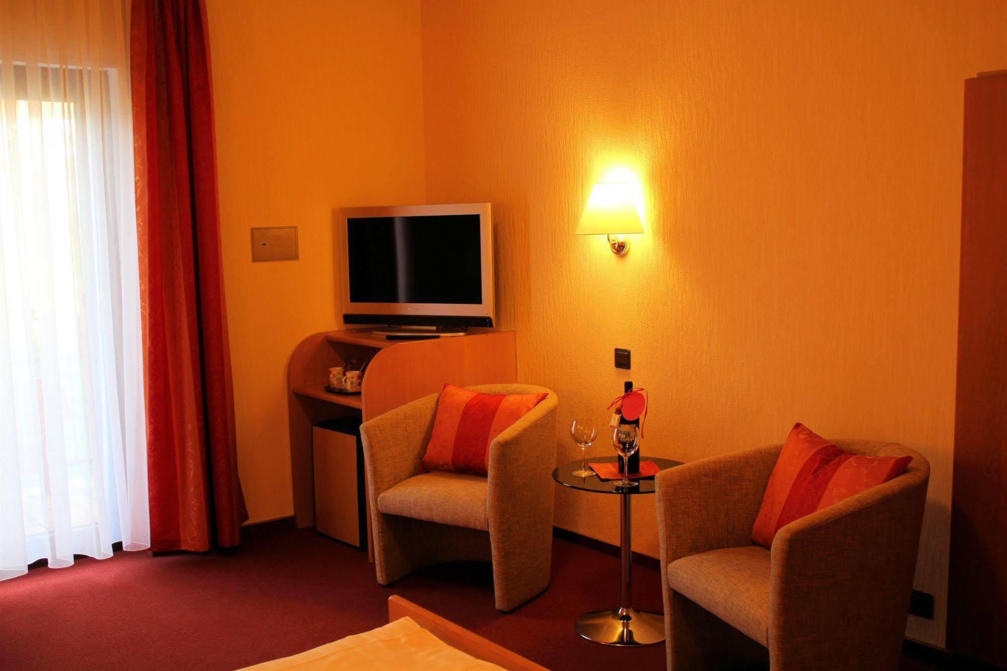 Hotel Tenner Neustadt an der Weinstraße Exterior foto